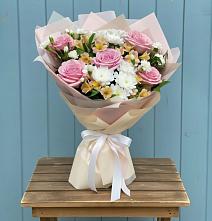 Букет цветов из:  Гвоздики, Орхидеи и Розы в Архиповском