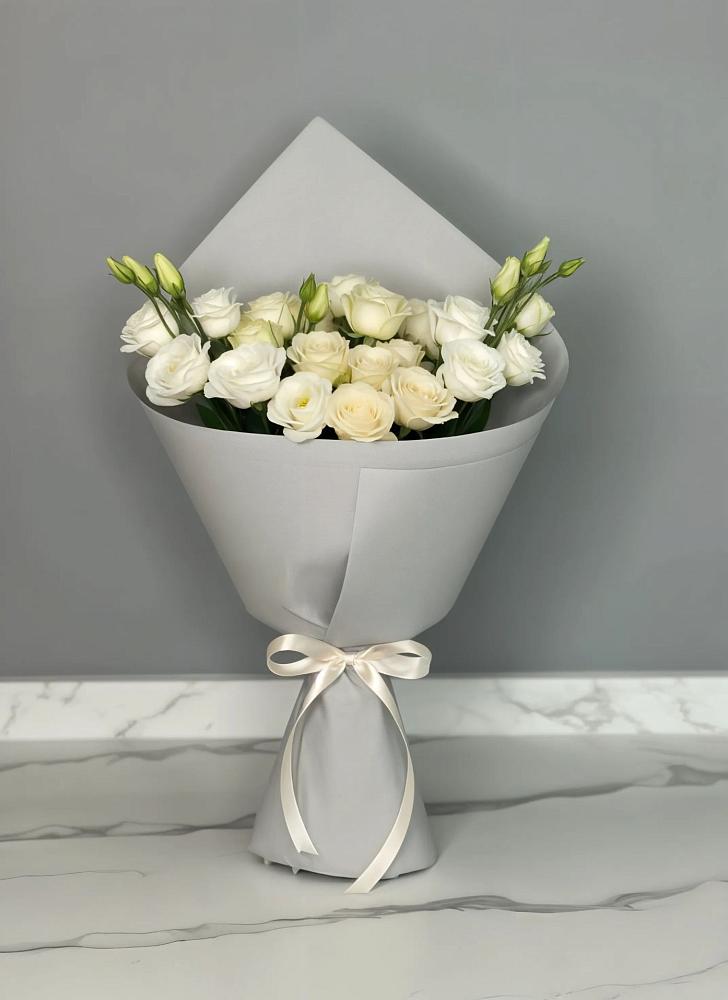 Букет цветов из: Розы и Лизиантусы в Архиповском