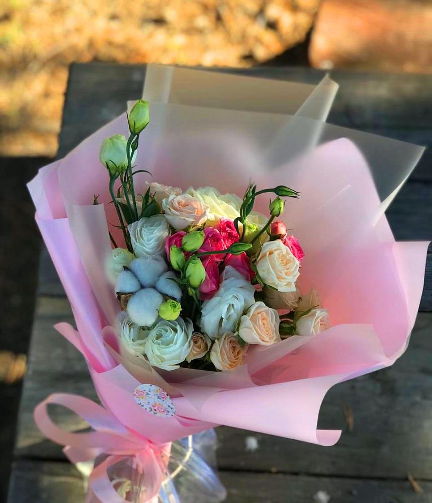 Букет цветов из: Розы и Лизиантусы в Архиповском