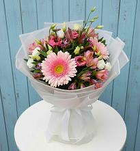 Букет цветов из:  Герберы, Альстромерии и Лизиантусы в Архиповском