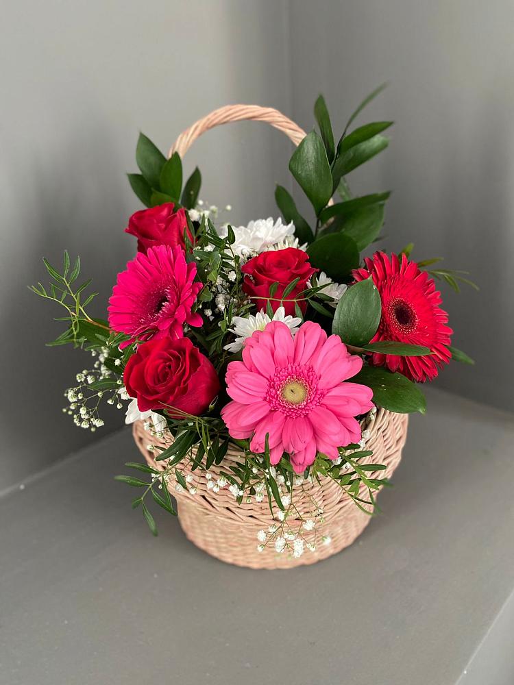 Цветочная композиция из Розы, Хризантемы и Герберы в корзине в Архиповском